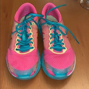 Women’s ASICS 33 size 7.5.